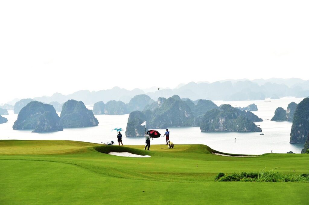Sân gôn FLC Hạ Long Bay Golf Club & Resort: Đặt sân, voucher, tour giá